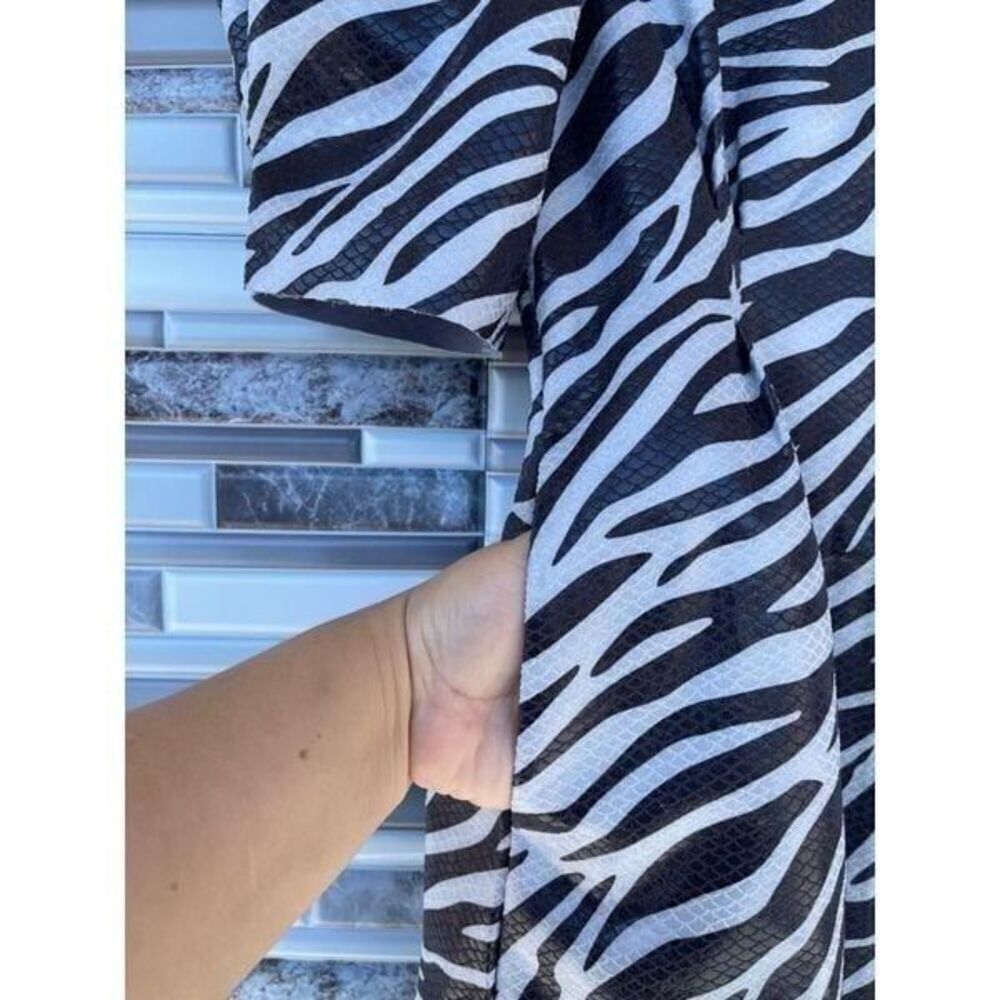 En Saison Zebra Print Mini Dress small - Picture 8 of 12
